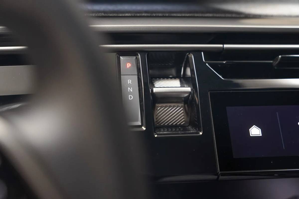 Peugeot e-3008 Peugeot e-3008 Allure Avantage 210 73 kWh [ Navi Apple/Android Adaptieve Cruise Clima ]