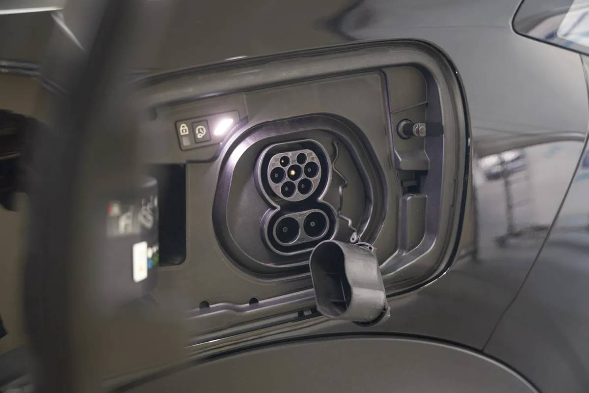 Peugeot e-3008 Peugeot e-3008 Allure Avantage 210 73 kWh [ Navi Apple/Android Adaptieve Cruise Clima ]
