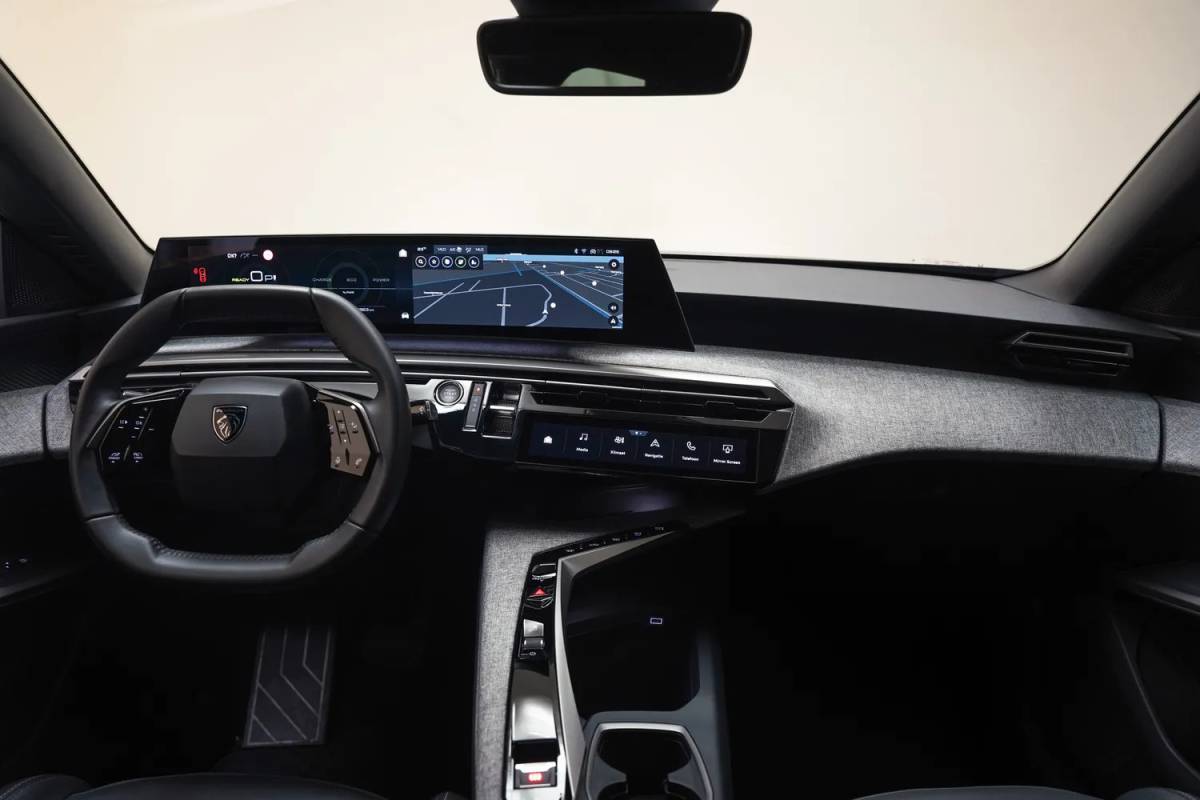 Peugeot e-3008 Peugeot e-3008 Allure Avantage 210 73 kWh [ Navi Apple/Android Adaptieve Cruise Clima ]