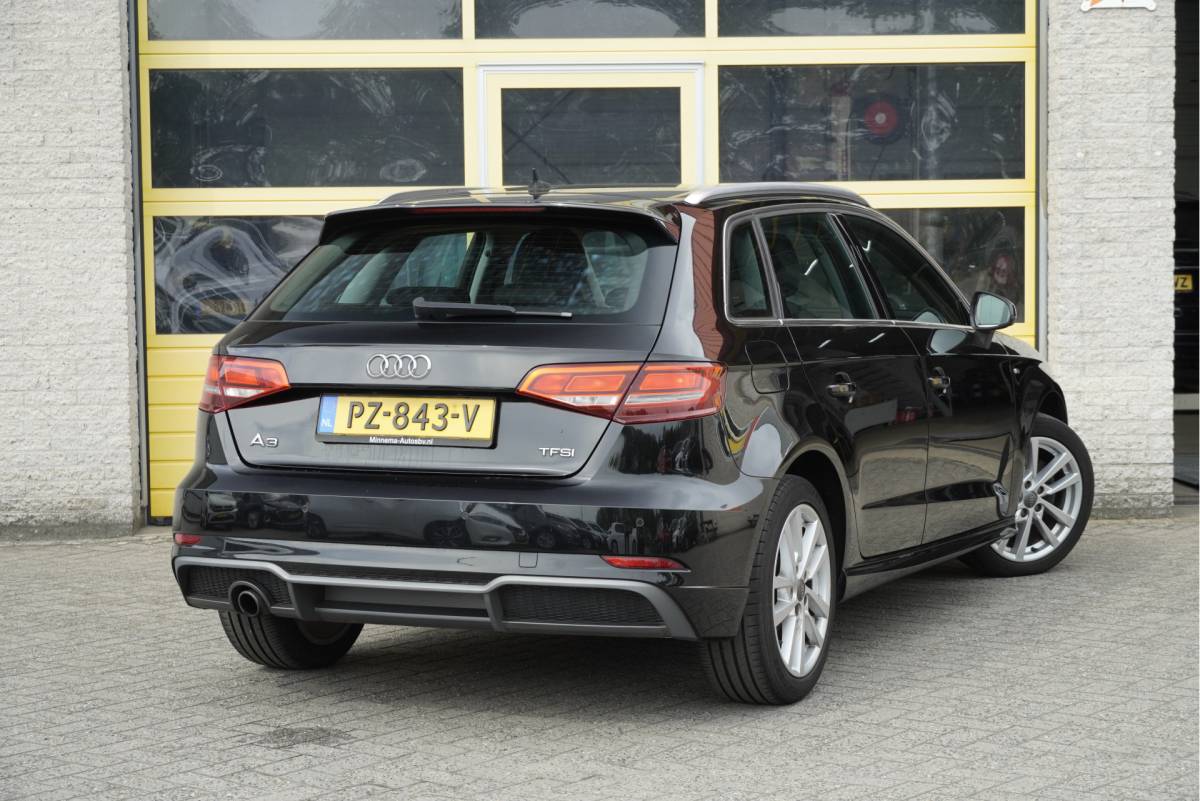 Audi A3 Audi A3 Sportback 1.0 TFSI 5drs S-Line BJ2017 Lmv 17″ | Led | Pdc | Sideskirts | Navi | Climate control | Cruise control | Getint glas
