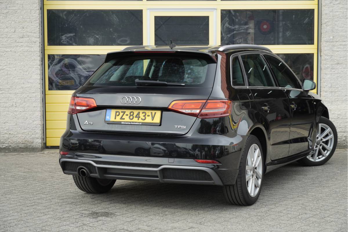 Audi A3 Audi A3 Sportback 1.0 TFSI 5drs S-Line BJ2017 Lmv 17″ | Led | Pdc | Sideskirts | Navi | Climate control | Cruise control | Getint glas