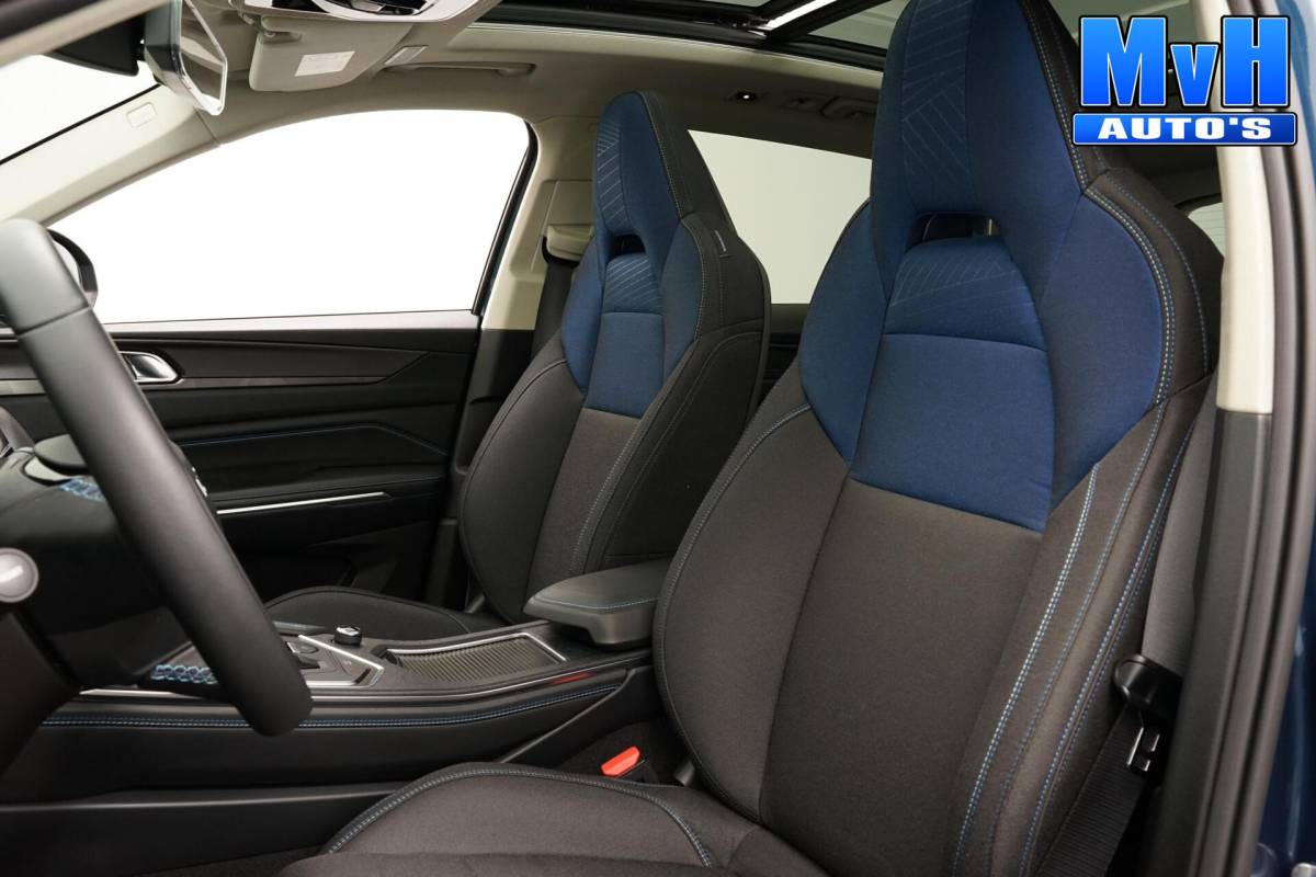 Lynk & Co 01 Lynk & Co 01 1.5 PHEV|262PK|LUXE|360°CAM|PANO