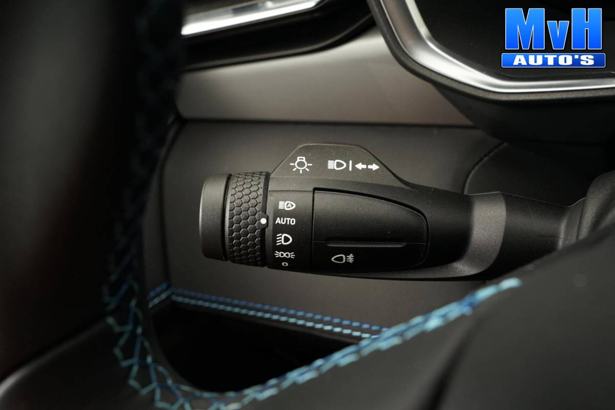 Lynk & Co 01 Lynk & Co 01 1.5 PHEV|262PK|LUXE|360°CAM|PANO