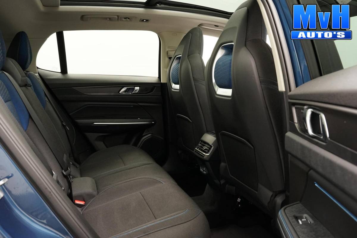 Lynk & Co 01 Lynk & Co 01 1.5 PHEV|262PK|LUXE|360°CAM|PANO