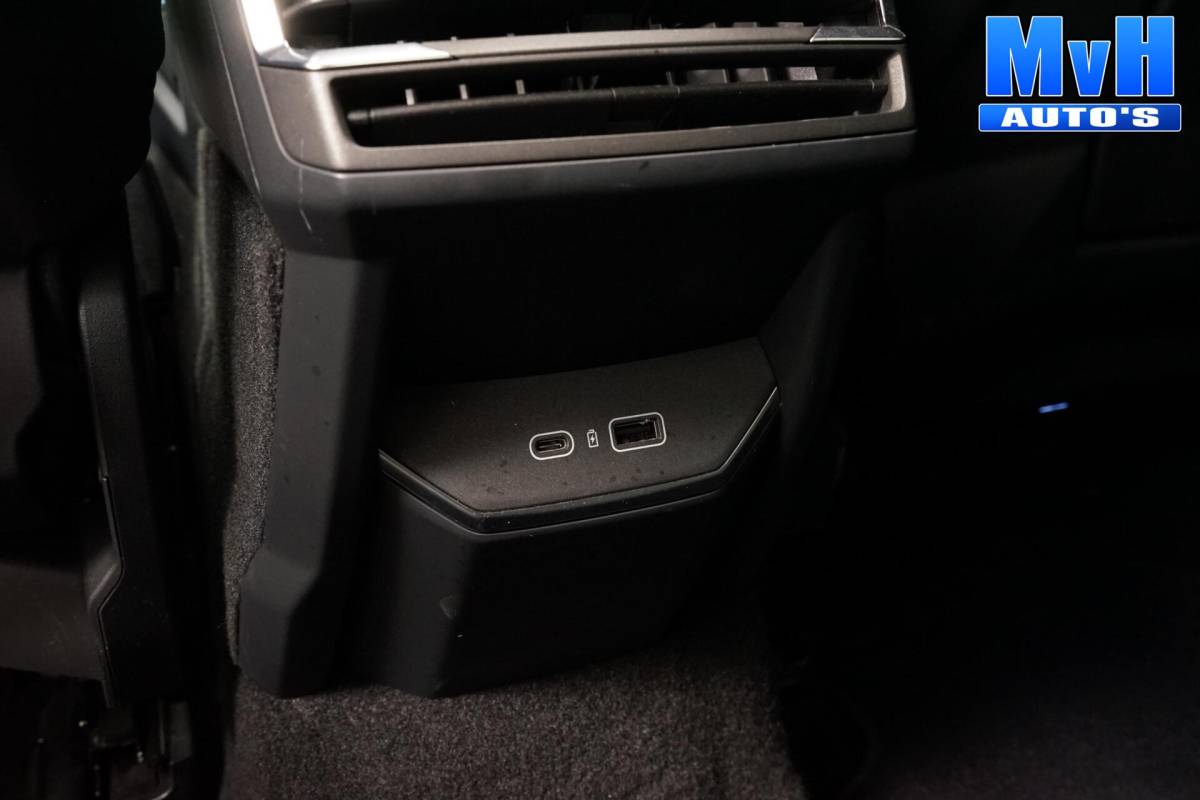 Lynk & Co 01 Lynk & Co 01 1.5 PHEV|262PK|LUXE|360°CAM|PANO