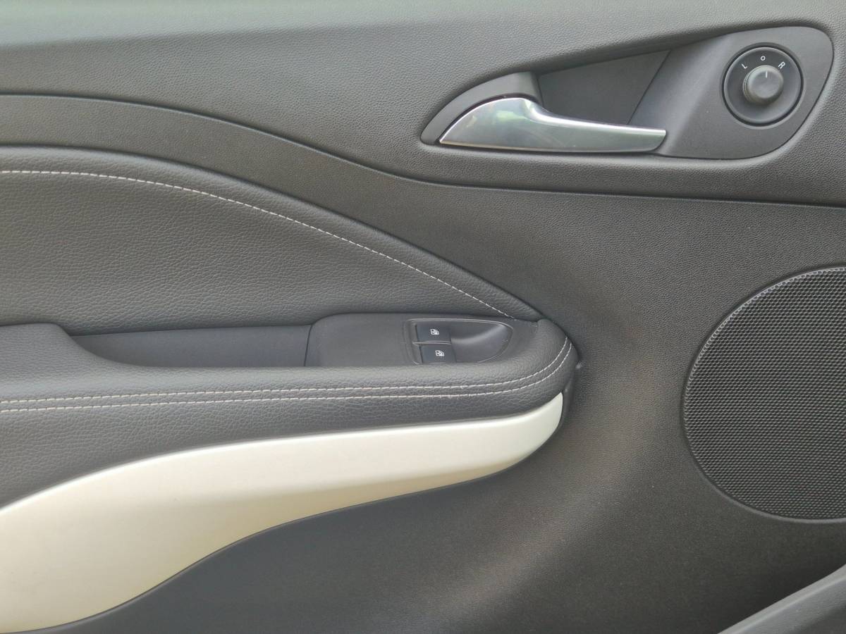 Opel ADAM Opel ADAM 1.4 Slam 87PK 3drs clima, cruise, lmv, pdc, radio, bluetooth, usb