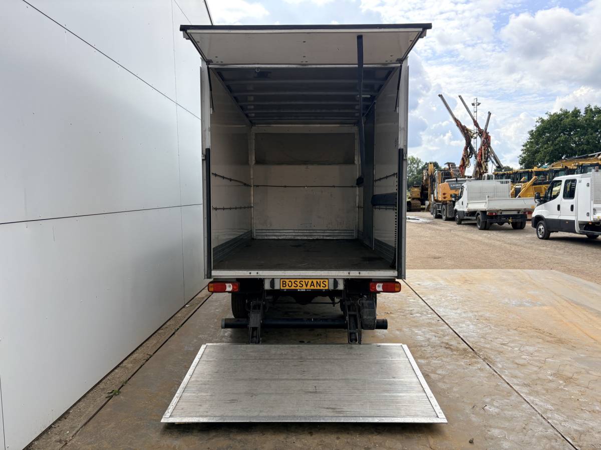 Iveco Daily Iveco Daily 35C16 3.0 160PK Bakwagen Laadklep Zijdeur Camera Climate Control Bluetooth Meubelbak Koffer