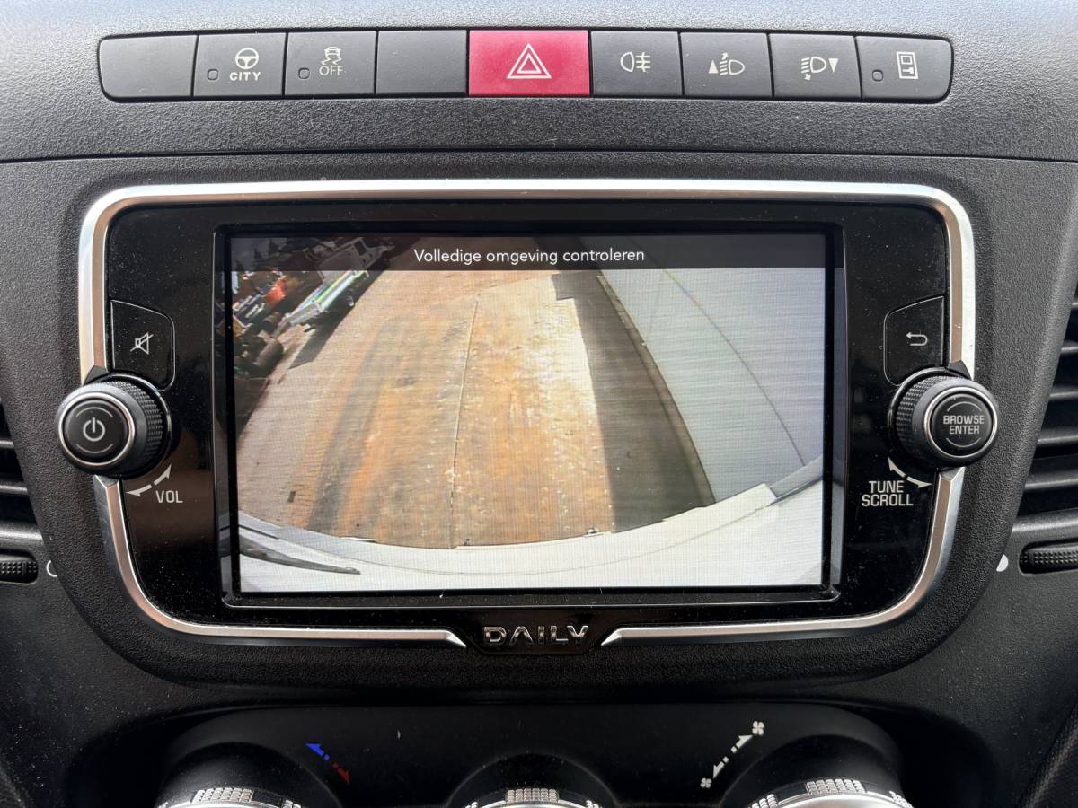 Iveco Daily Iveco Daily 35C16 3.0 160PK Bakwagen Laadklep Zijdeur Camera Climate Control Bluetooth Meubelbak Koffer