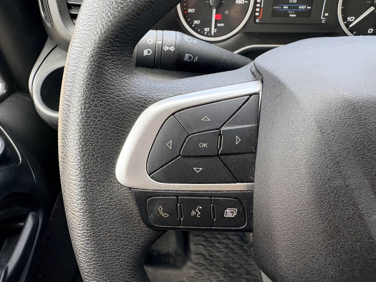 Iveco Daily Iveco Daily 35C16 3.0 160PK Bakwagen Laadklep Zijdeur Camera Climate Control Bluetooth Meubelbak Koffer