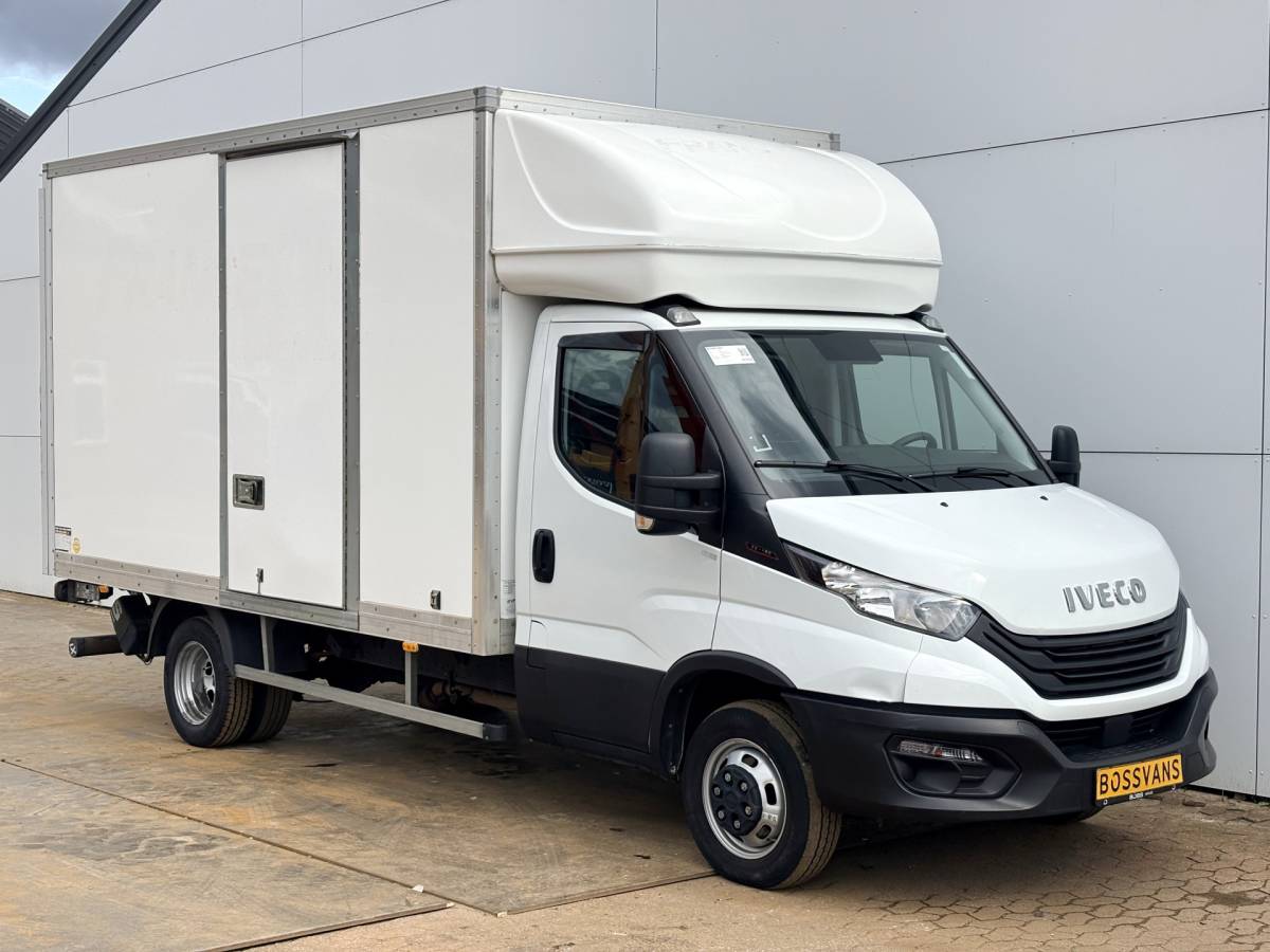 Iveco Daily Iveco Daily 35C16 3.0 160PK Bakwagen Laadklep Zijdeur Camera Climate Control Bluetooth Meubelbak Koffer