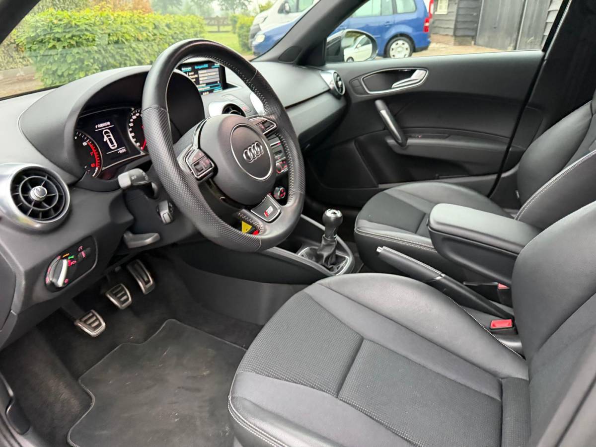 Audi A1 Sportback Audi A1 Sportback 1.0 TFSI Sport S line Edition-NL auto-Navi-2* S LINE-