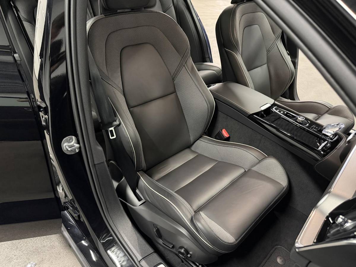Volvo V60 Volvo V60 2.0 T6 Plug-in hybrid AWD Plus Dark Open dak | Harman/Kardon | Adapt. cruise | 360 camera | Verwarmde voorruit | Stuur-/Stoelverwarming | Google | Keyless