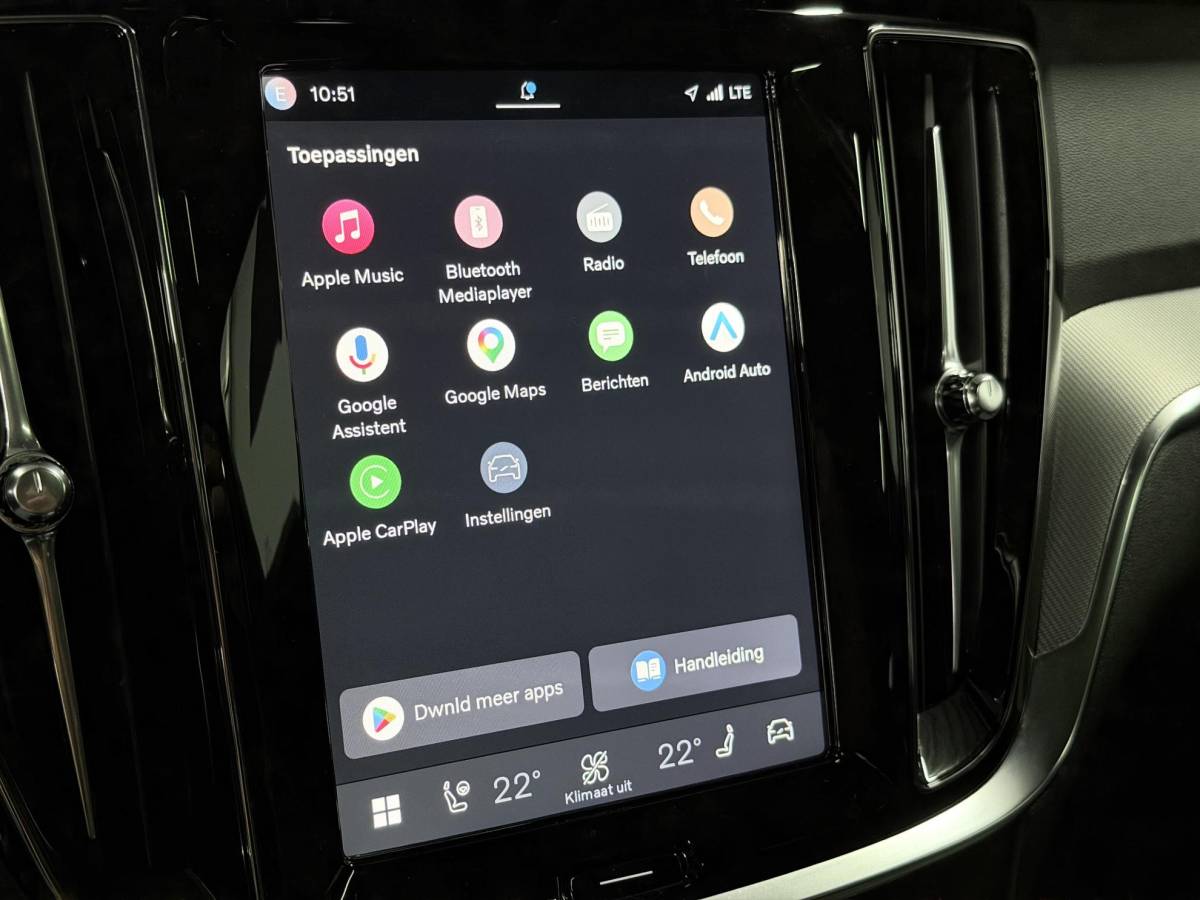 Volvo V60 Volvo V60 2.0 T6 Plug-in hybrid AWD Plus Dark Open dak | Harman/Kardon | Adapt. cruise | 360 camera | Verwarmde voorruit | Stuur-/Stoelverwarming | Google | Keyless