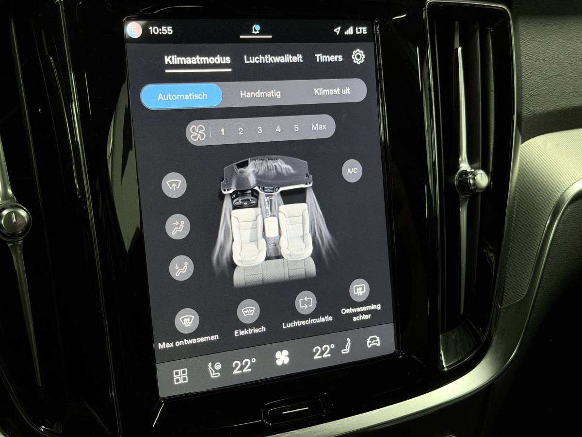 Volvo V60 Volvo V60 2.0 T6 Plug-in hybrid AWD Plus Dark Open dak | Harman/Kardon | Adapt. cruise | 360 camera | Verwarmde voorruit | Stuur-/Stoelverwarming | Google | Keyless