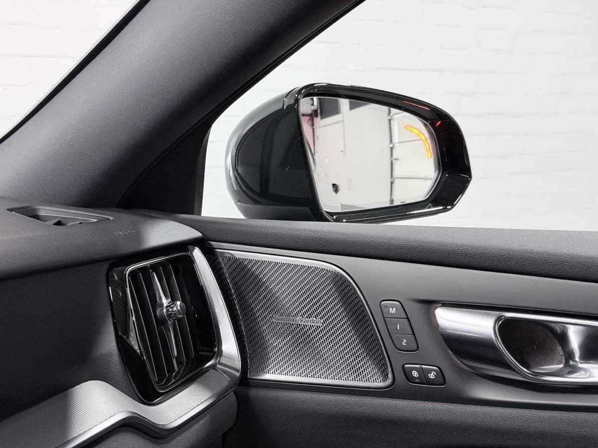 Volvo V60 Volvo V60 2.0 T6 Plug-in hybrid AWD Plus Dark Open dak | Harman/Kardon | Adapt. cruise | 360 camera | Verwarmde voorruit | Stuur-/Stoelverwarming | Google | Keyless
