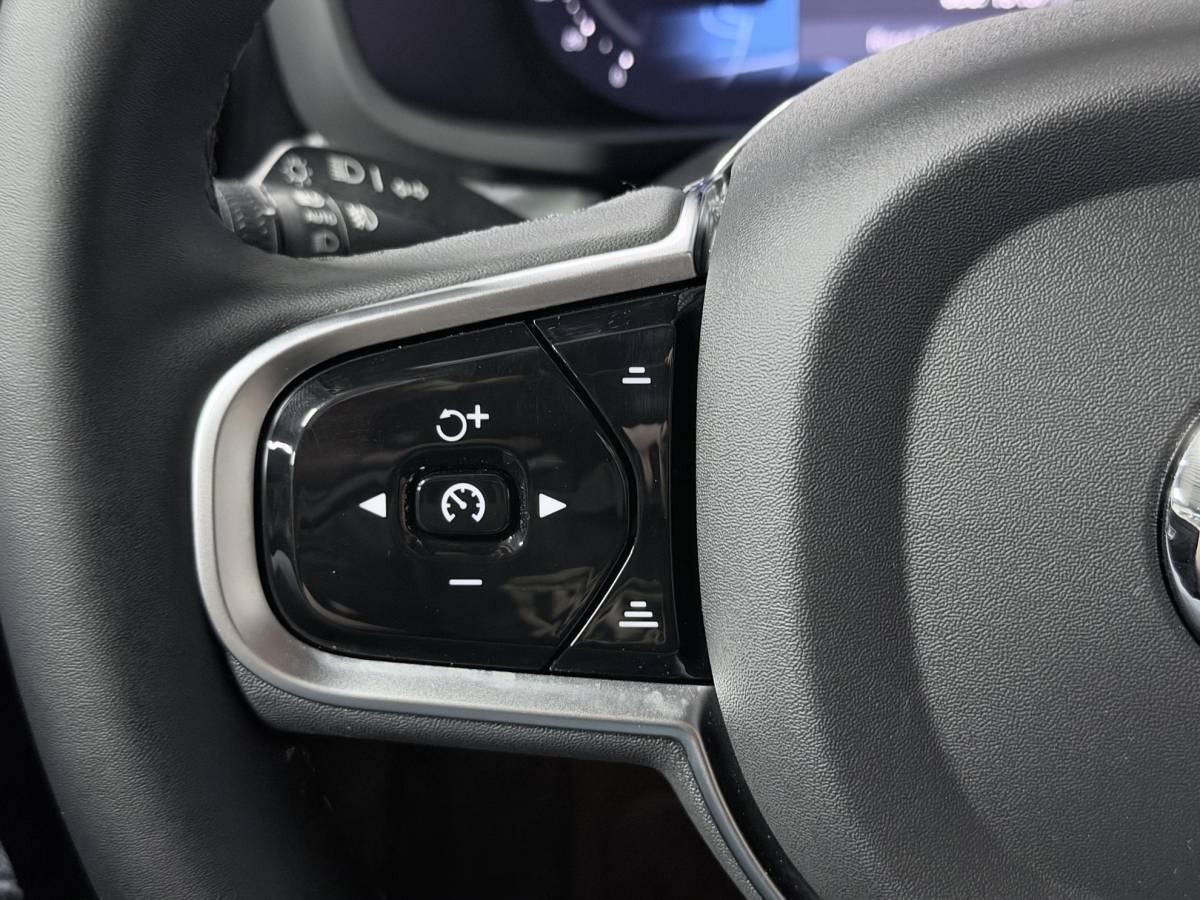 Volvo V60 Volvo V60 2.0 T6 Plug-in hybrid AWD Plus Dark Open dak | Harman/Kardon | Adapt. cruise | 360 camera | Verwarmde voorruit | Stuur-/Stoelverwarming | Google | Keyless