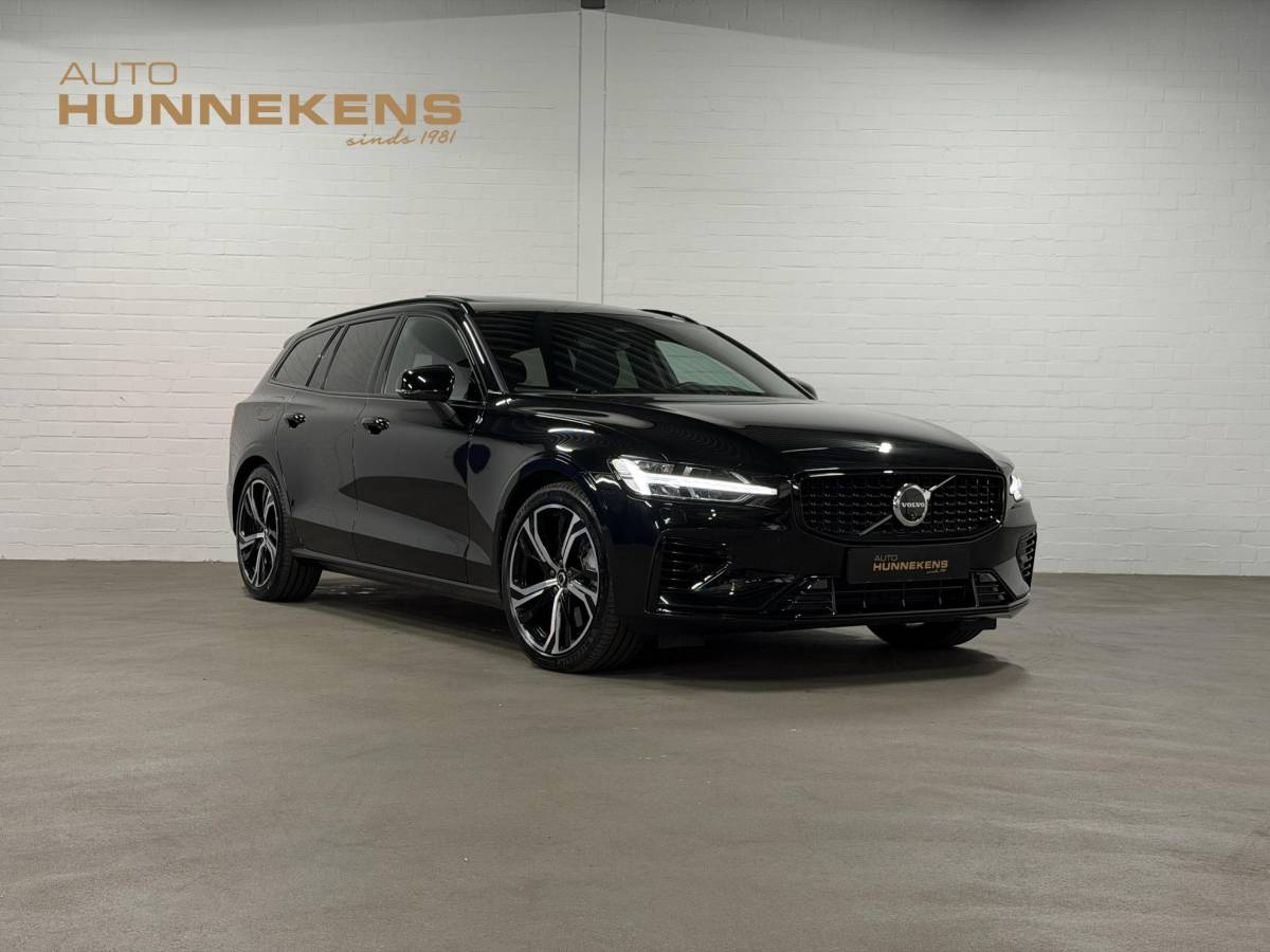 Volvo V60 Volvo V60 2.0 T6 Plug-in hybrid AWD Plus Dark Open dak | Harman/Kardon | Adapt. cruise | 360 camera | Verwarmde voorruit | Stuur-/Stoelverwarming | Google | Keyless