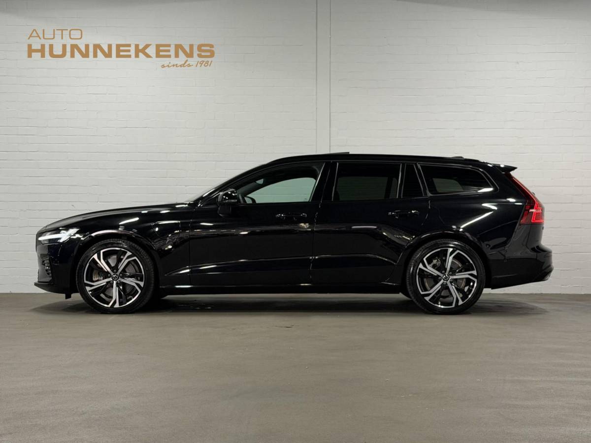 Volvo V60 Volvo V60 2.0 T6 Plug-in hybrid AWD Plus Dark Open dak | Harman/Kardon | Adapt. cruise | 360 camera | Verwarmde voorruit | Stuur-/Stoelverwarming | Google | Keyless