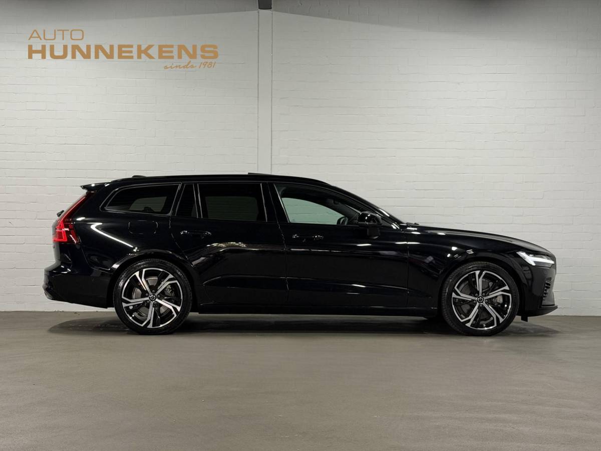 Volvo V60 Volvo V60 2.0 T6 Plug-in hybrid AWD Plus Dark Open dak | Harman/Kardon | Adapt. cruise | 360 camera | Verwarmde voorruit | Stuur-/Stoelverwarming | Google | Keyless