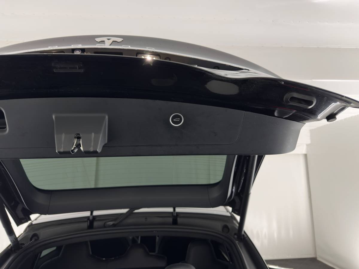 Tesla Model X Tesla Model X 75D Base [ 7-Pers. ] [3-Fase-11kW] (INCL.BTW) Aut. *PANO-WINDOW | AUTOPILOT | LEATHER-FABRIC | NAVI-FULLMAP | FULL-LED | AIRSUSPENSION | DIGI-COCKPIT | CCS-FASTLOADER | KEYLESS | DAB+ | HEATED-SPORTSEATS | PRIVACY-GLASS | 20″A