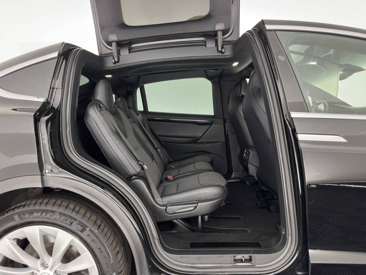 Tesla Model X Tesla Model X 75D Base [ 7-Pers. ] [3-Fase-11kW] (INCL.BTW) Aut. *PANO-WINDOW | AUTOPILOT | LEATHER-FABRIC | NAVI-FULLMAP | FULL-LED | AIRSUSPENSION | DIGI-COCKPIT | CCS-FASTLOADER | KEYLESS | DAB+ | HEATED-SPORTSEATS | PRIVACY-GLASS | 20″A