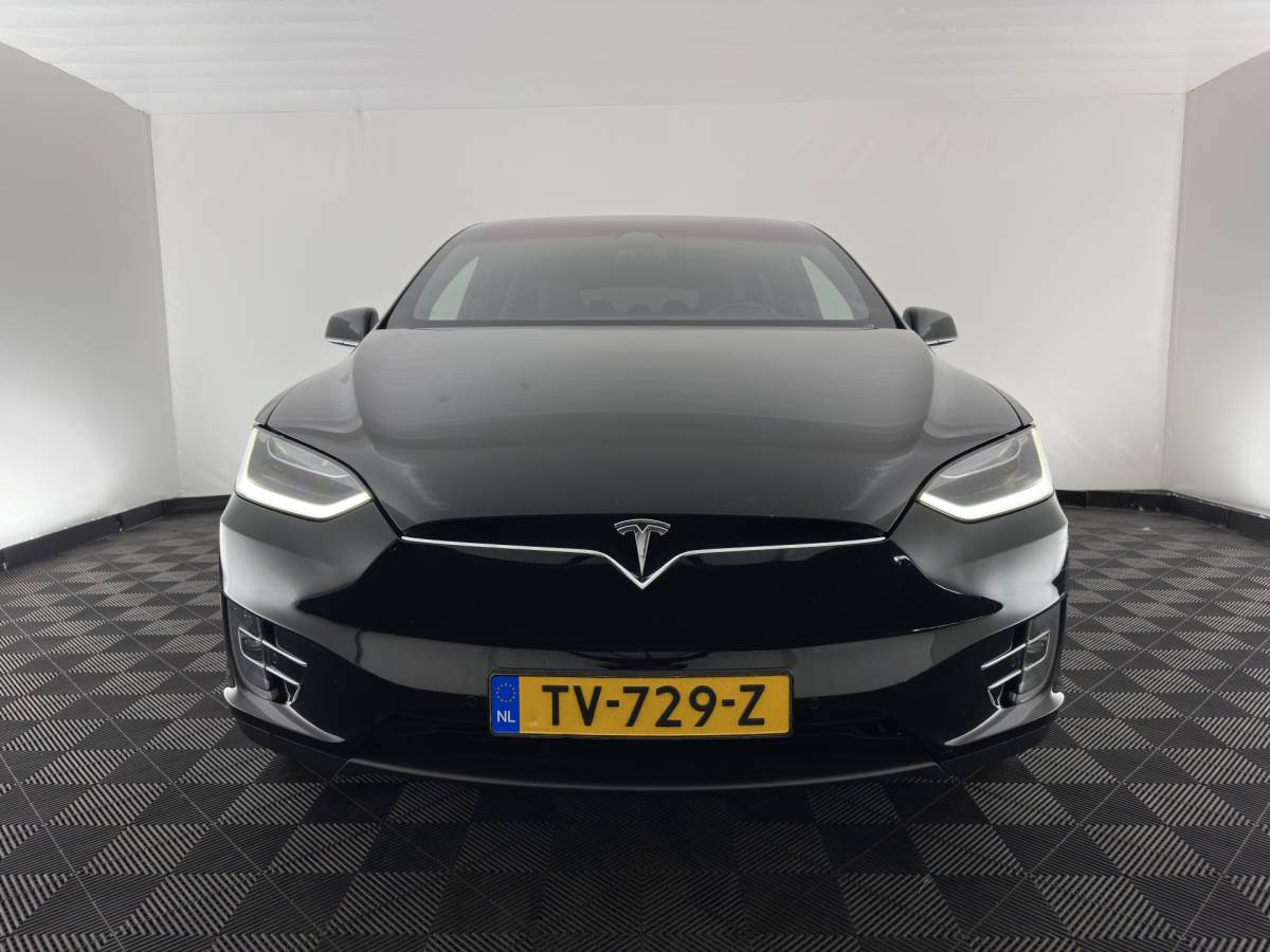 Tesla Model X Tesla Model X 75D Base [ 7-Pers. ] [3-Fase-11kW] (INCL.BTW) Aut. *PANO-WINDOW | AUTOPILOT | LEATHER-FABRIC | NAVI-FULLMAP | FULL-LED | AIRSUSPENSION | DIGI-COCKPIT | CCS-FASTLOADER | KEYLESS | DAB+ | HEATED-SPORTSEATS | PRIVACY-GLASS | 20″A