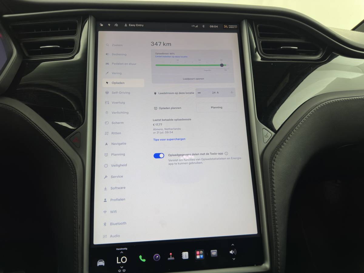 Tesla Model X Tesla Model X 75D Base [ 7-Pers. ] [3-Fase-11kW] (INCL.BTW) Aut. *PANO-WINDOW | AUTOPILOT | LEATHER-FABRIC | NAVI-FULLMAP | FULL-LED | AIRSUSPENSION | DIGI-COCKPIT | CCS-FASTLOADER | KEYLESS | DAB+ | HEATED-SPORTSEATS | PRIVACY-GLASS | 20″A