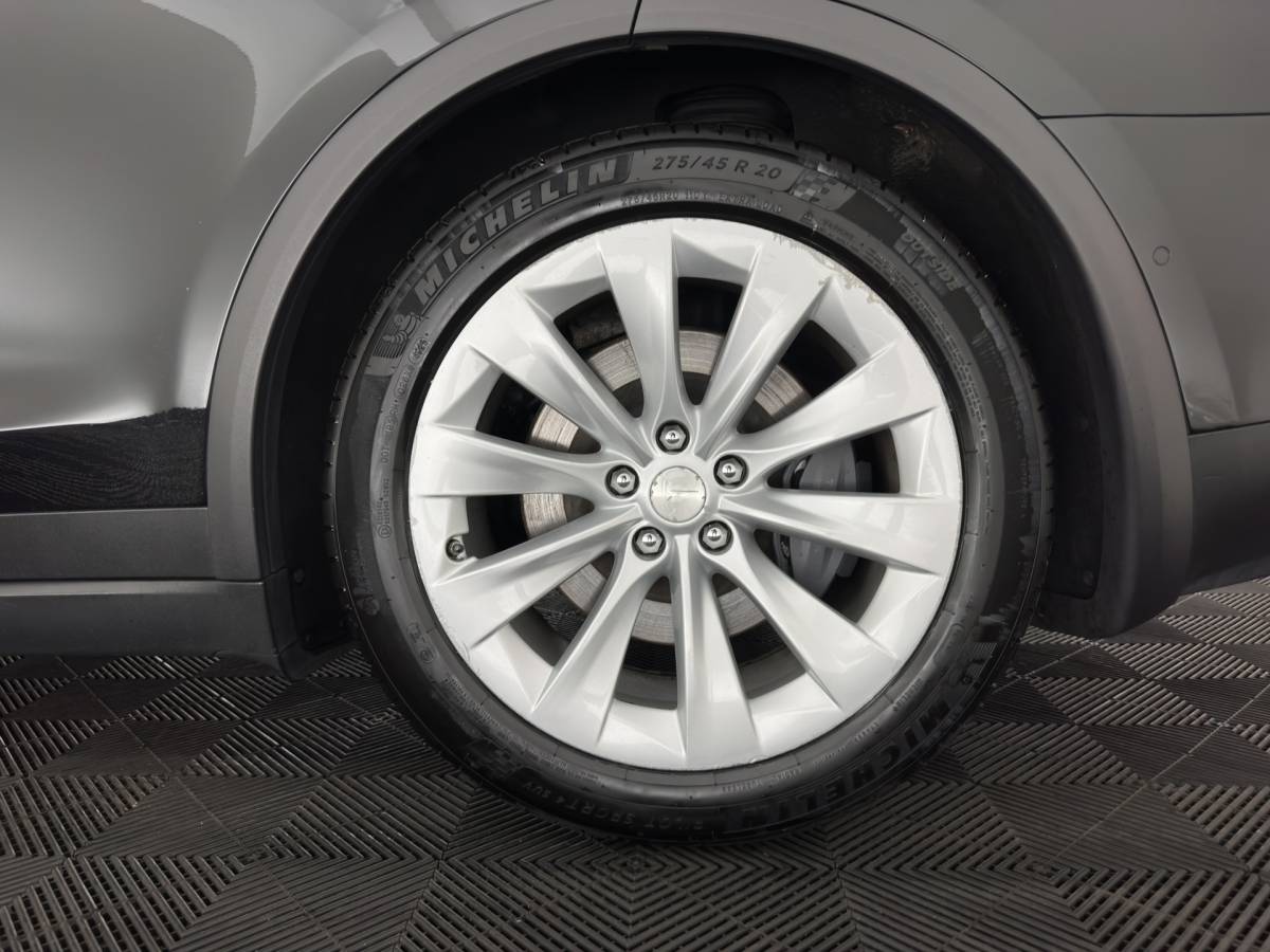 Tesla Model X Tesla Model X 75D Base [ 7-Pers. ] [3-Fase-11kW] (INCL.BTW) Aut. *PANO-WINDOW | AUTOPILOT | LEATHER-FABRIC | NAVI-FULLMAP | FULL-LED | AIRSUSPENSION | DIGI-COCKPIT | CCS-FASTLOADER | KEYLESS | DAB+ | HEATED-SPORTSEATS | PRIVACY-GLASS | 20″A