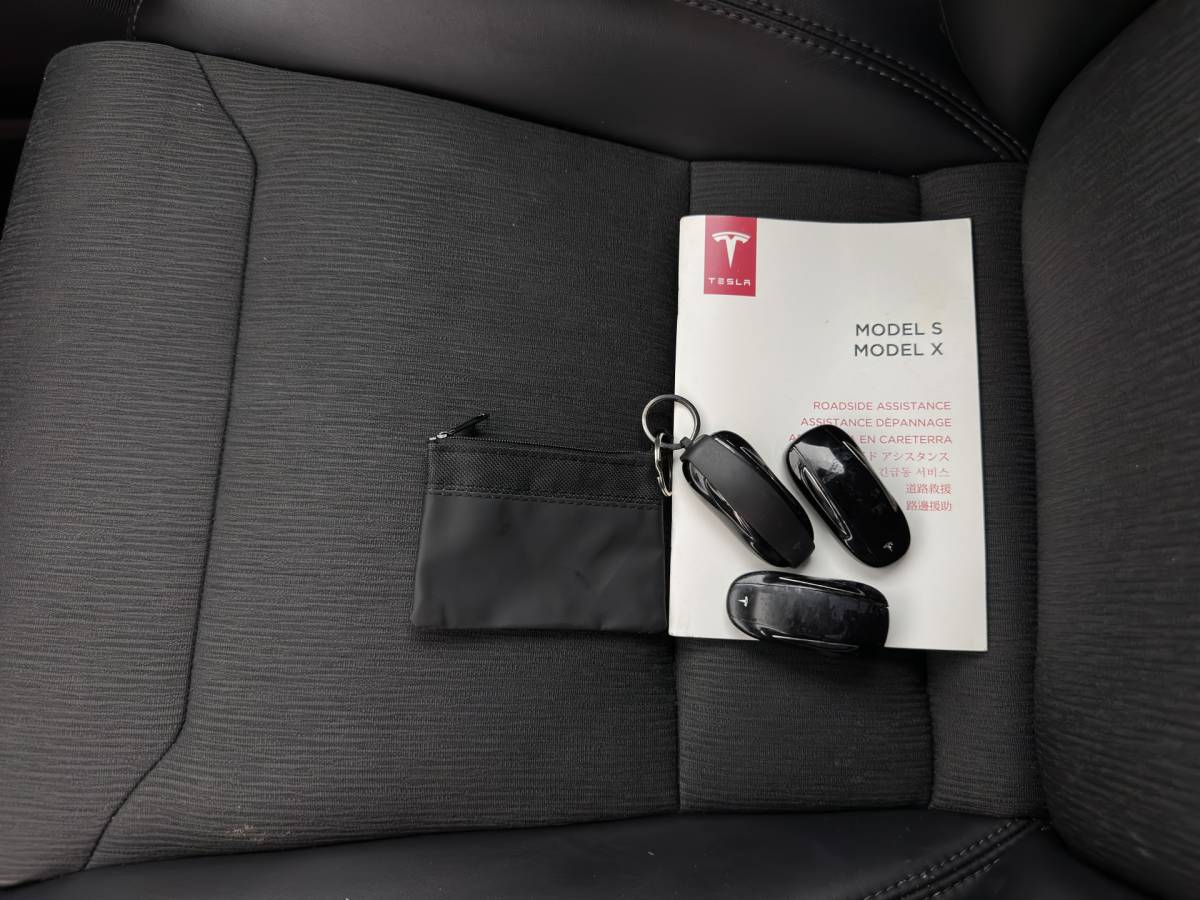 Tesla Model X Tesla Model X 75D Base [ 7-Pers. ] [3-Fase-11kW] (INCL.BTW) Aut. *PANO-WINDOW | AUTOPILOT | LEATHER-FABRIC | NAVI-FULLMAP | FULL-LED | AIRSUSPENSION | DIGI-COCKPIT | CCS-FASTLOADER | KEYLESS | DAB+ | HEATED-SPORTSEATS | PRIVACY-GLASS | 20″A