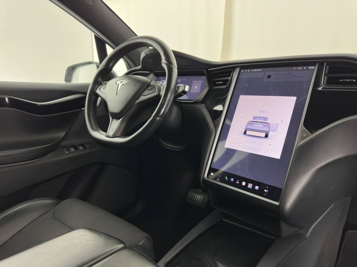 Tesla Model X Tesla Model X 75D Base [ 7-Pers. ] [3-Fase-11kW] (INCL.BTW) Aut. *PANO-WINDOW | AUTOPILOT | LEATHER-FABRIC | NAVI-FULLMAP | FULL-LED | AIRSUSPENSION | DIGI-COCKPIT | CCS-FASTLOADER | KEYLESS | DAB+ | HEATED-SPORTSEATS | PRIVACY-GLASS | 20″A