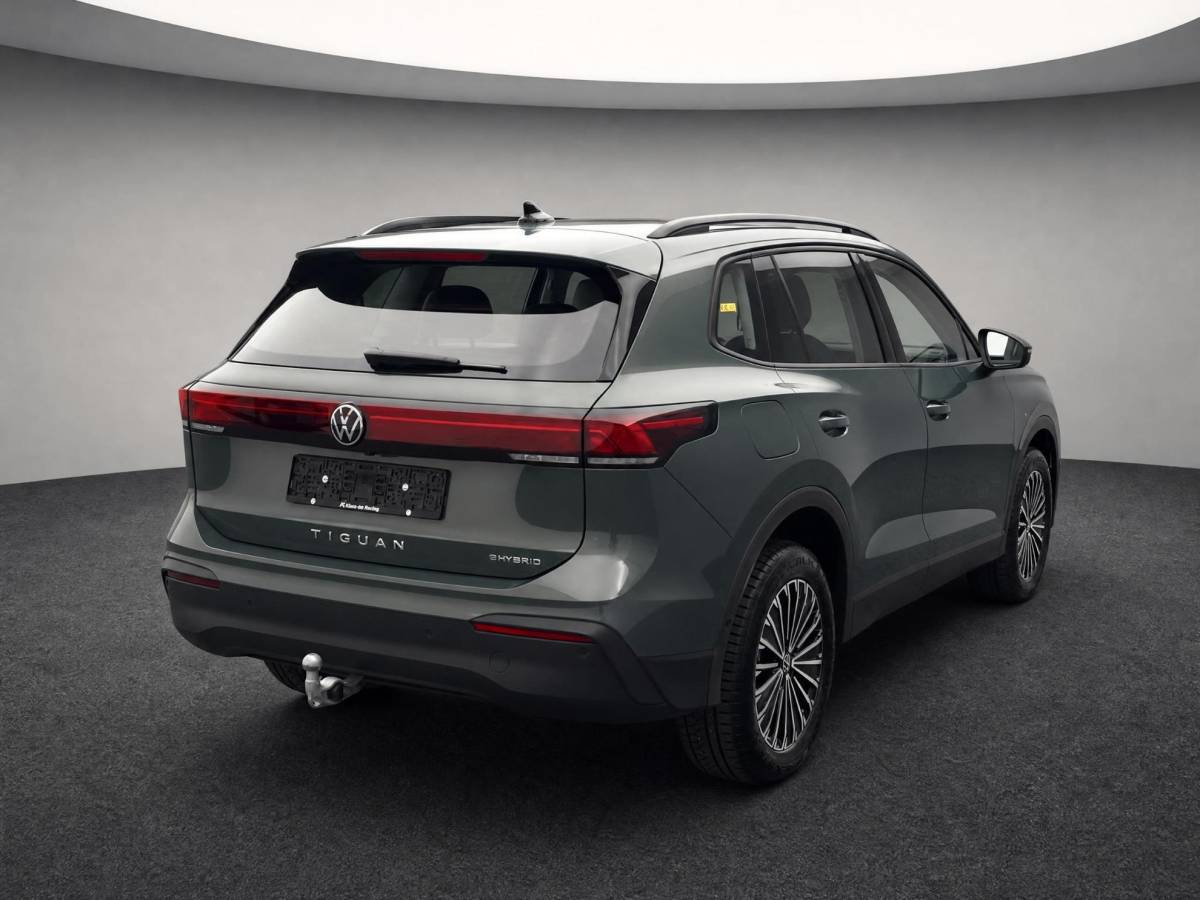 Volkswagen Tiguan Volkswagen Tiguan 1.5 204pk DSG eHybrid Life Edition · Panoramadak · Camera · Wegklapbare Trekhaak ·  Apple/Android Car Play · Navigatie · 18” Inch ·