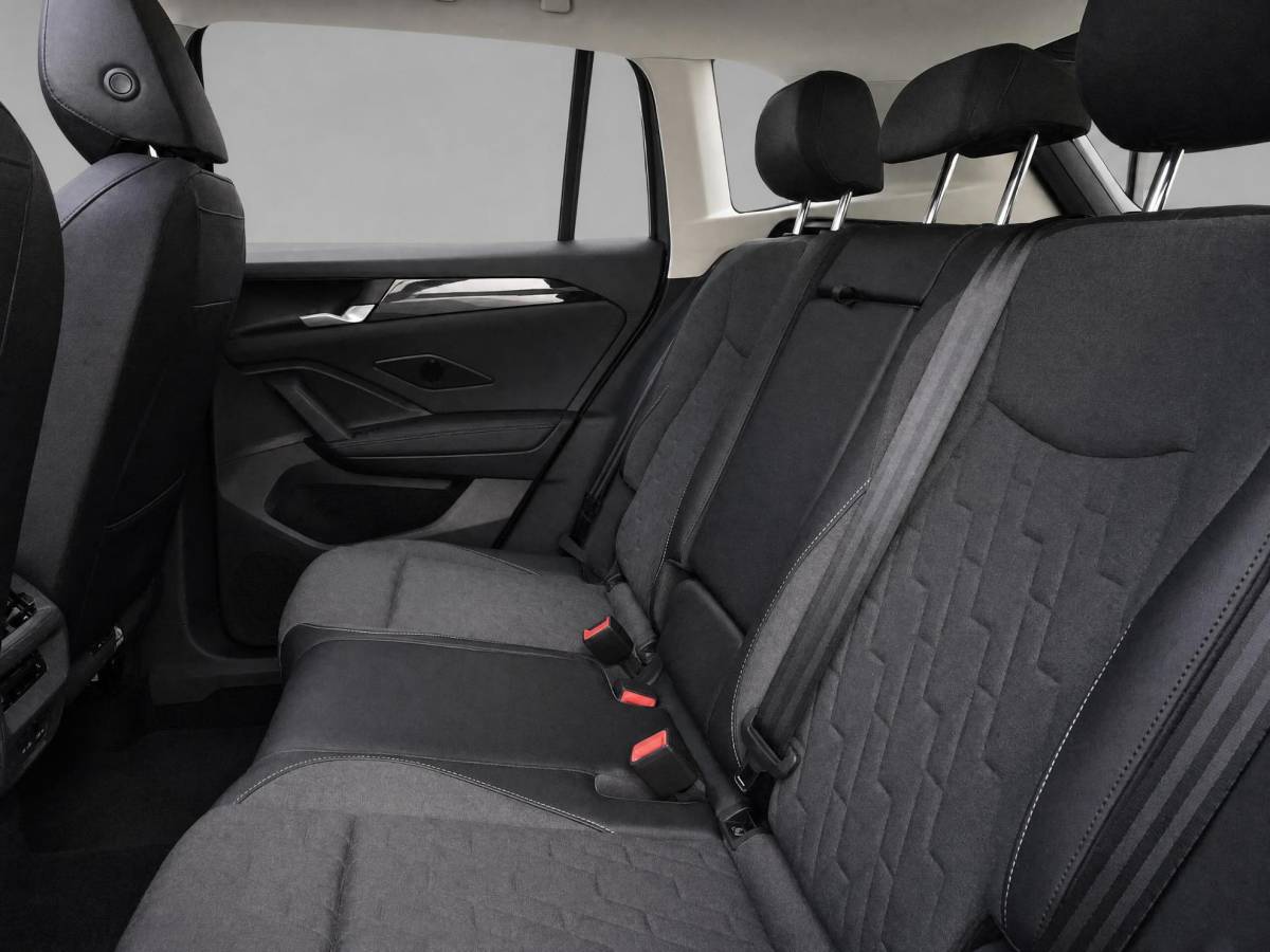 Volkswagen Tiguan Volkswagen Tiguan 1.5 204pk DSG eHybrid Life Edition · Panoramadak · Camera · Wegklapbare Trekhaak ·  Apple/Android Car Play · Navigatie · 18” Inch ·