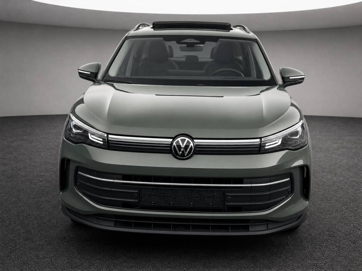 Volkswagen Tiguan Volkswagen Tiguan 1.5 204pk DSG eHybrid Life Edition · Panoramadak · Camera · Wegklapbare Trekhaak ·  Apple/Android Car Play · Navigatie · 18” Inch ·