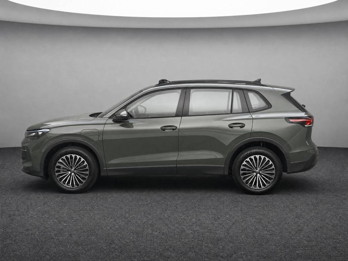 Volkswagen Tiguan Volkswagen Tiguan 1.5 204pk DSG eHybrid Life Edition · Panoramadak · Camera · Wegklapbare Trekhaak ·  Apple/Android Car Play · Navigatie · 18” Inch ·