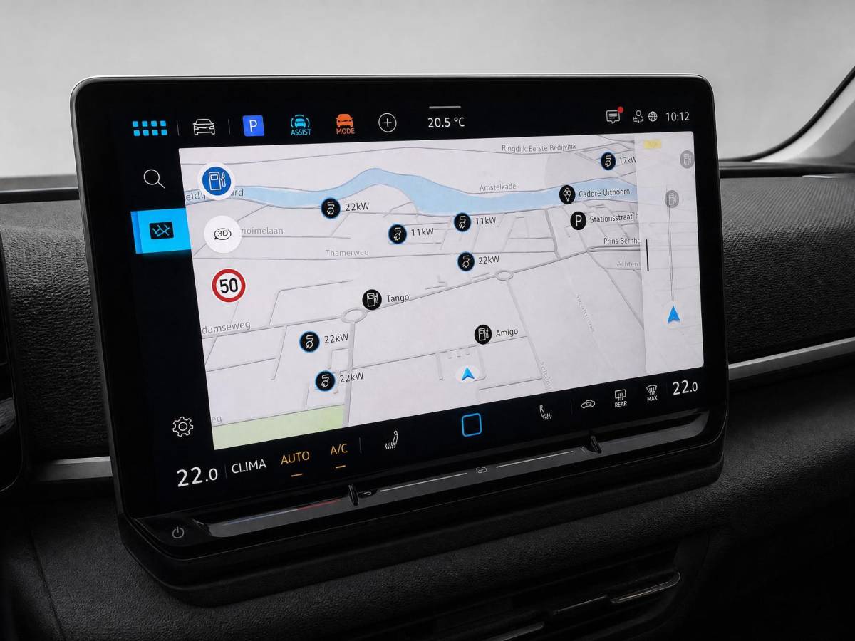 Volkswagen T-Roc Volkswagen T-Roc 1.5 eTsi 150pk DSG R-Line First Edition · Camera · Apple/Android Car Play · Navigatie · Wegklapbare Trekhaak · Elek. Achterklep · 18” Inch ·