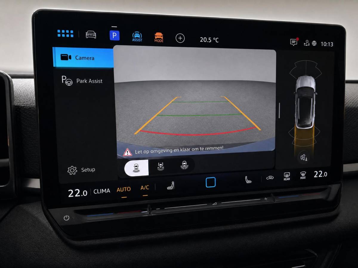 Volkswagen T-Roc Volkswagen T-Roc 1.5 eTsi 150pk DSG R-Line First Edition · Camera · Apple/Android Car Play · Navigatie · Wegklapbare Trekhaak · Elek. Achterklep · 18” Inch ·