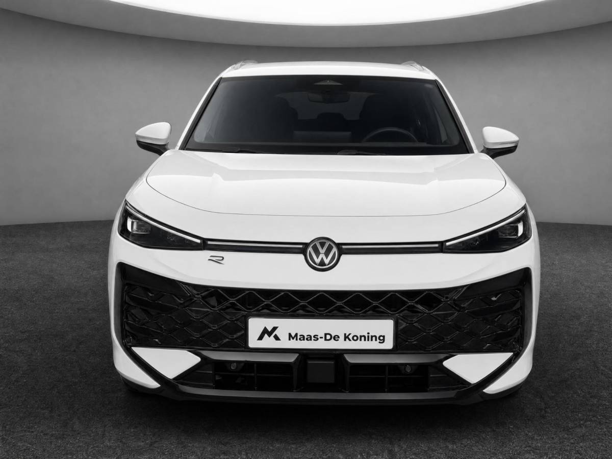 Volkswagen T-Roc Volkswagen T-Roc 1.5 eTsi 150pk DSG R-Line First Edition · Camera · Apple/Android Car Play · Navigatie · Wegklapbare Trekhaak · Elek. Achterklep · 18” Inch ·