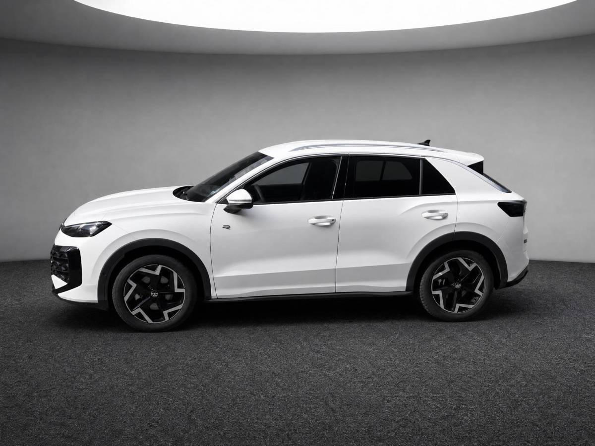 Volkswagen T-Roc Volkswagen T-Roc 1.5 eTsi 150pk DSG R-Line First Edition · Camera · Apple/Android Car Play · Navigatie · Wegklapbare Trekhaak · Elek. Achterklep · 18” Inch ·