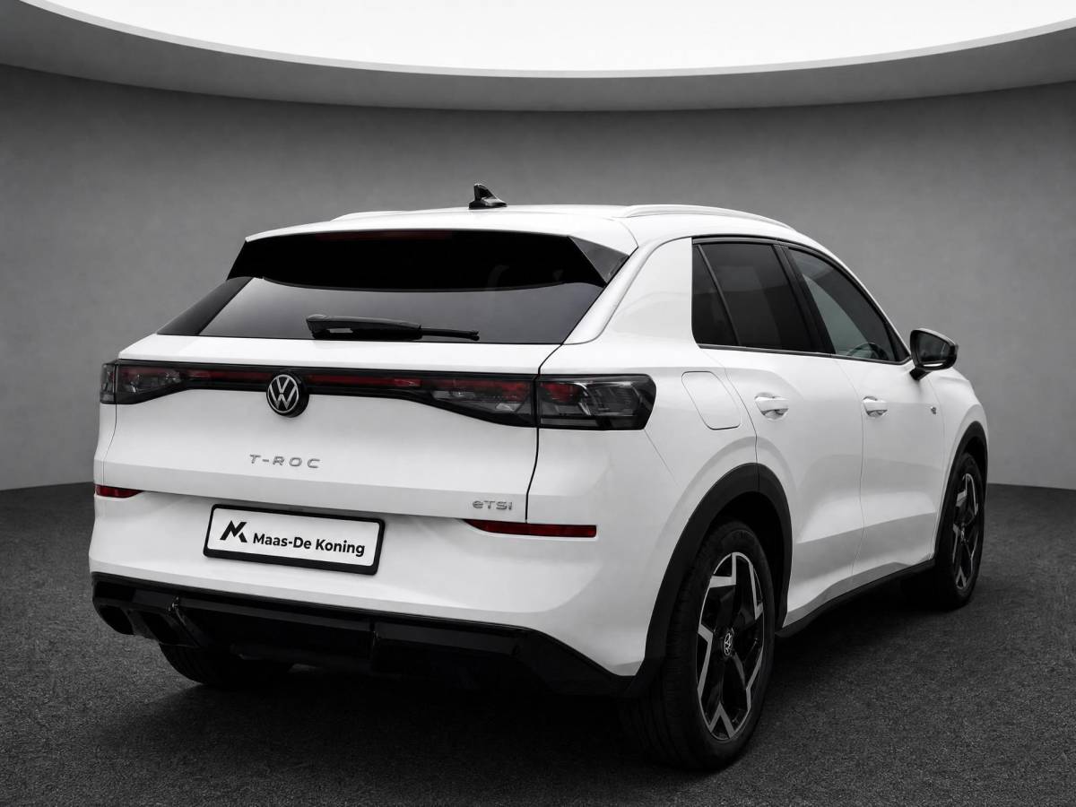 Volkswagen T-Roc Volkswagen T-Roc 1.5 eTsi 150pk DSG R-Line First Edition · Camera · Apple/Android Car Play · Navigatie · Wegklapbare Trekhaak · Elek. Achterklep · 18” Inch ·