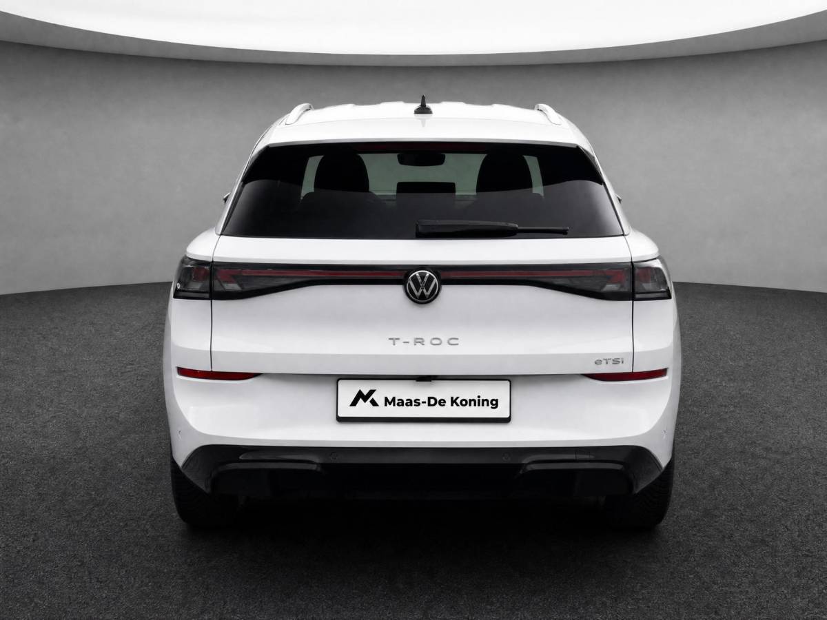 Volkswagen T-Roc Volkswagen T-Roc 1.5 eTsi 150pk DSG R-Line First Edition · Camera · Apple/Android Car Play · Navigatie · Wegklapbare Trekhaak · Elek. Achterklep · 18” Inch ·