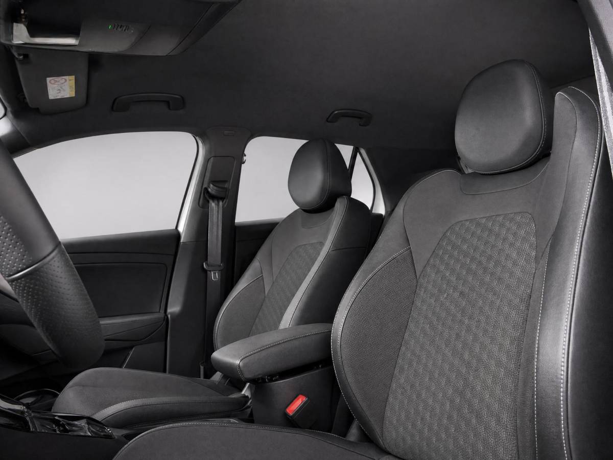 Volkswagen T-Roc Volkswagen T-Roc 1.5 eTsi 150pk DSG R-Line First Edition · Camera · Apple/Android Car Play · Navigatie · Wegklapbare Trekhaak · Elek. Achterklep · 18” Inch ·