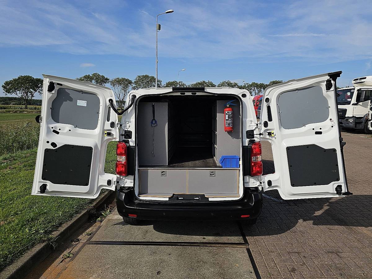 Opel Vivaro OPEL VIVARO 1.5 l2 nap euro6 3-zits!