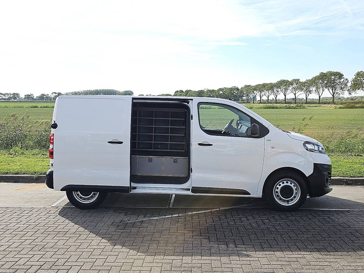 Opel Vivaro OPEL VIVARO 1.5 l2 nap euro6 3-zits!