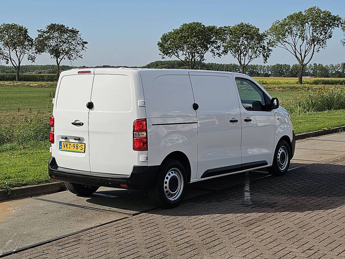Opel Vivaro OPEL VIVARO 1.5 l2 nap euro6 3-zits!