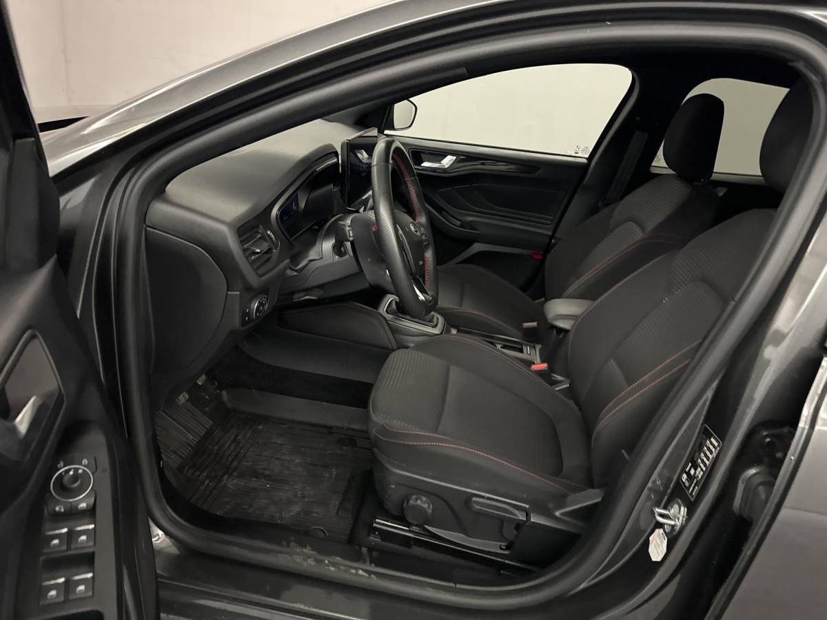 Ford Focus Ford Focus Wagon 1.0 EcoBoost Hybrid ST Line X | Winter Pack | Bang & Olufsen Audio | Navigatie |
