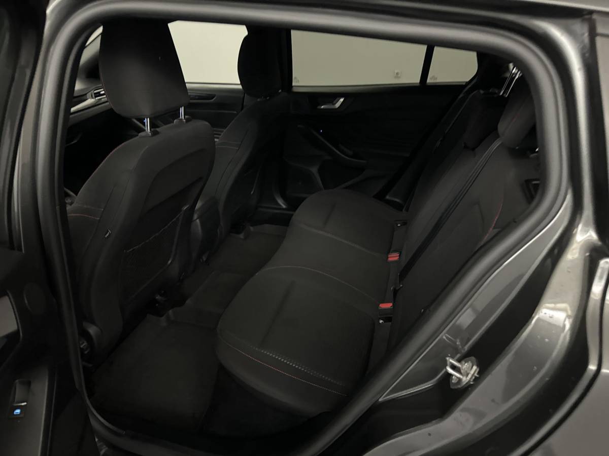 Ford Focus Ford Focus Wagon 1.0 EcoBoost Hybrid ST Line X | Winter Pack | Bang & Olufsen Audio | Navigatie |