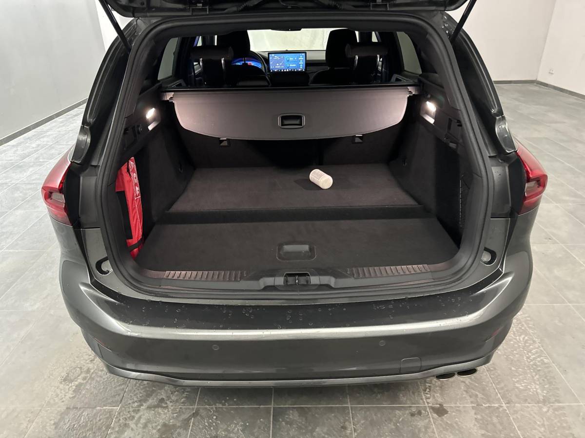 Ford Focus Ford Focus Wagon 1.0 EcoBoost Hybrid ST Line X | Winter Pack | Bang & Olufsen Audio | Navigatie |