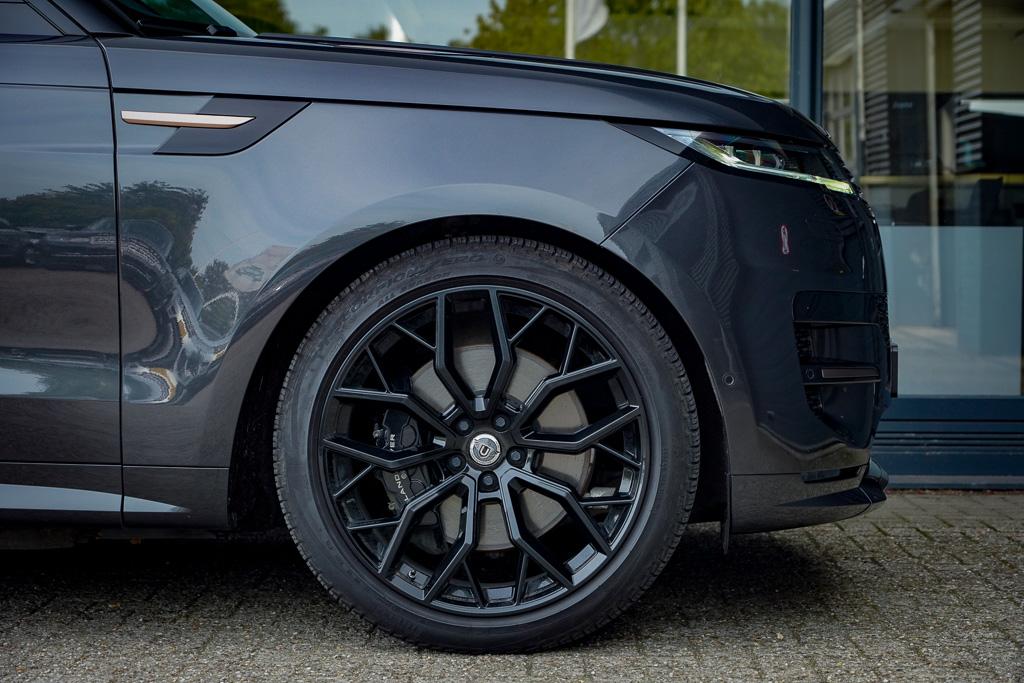 Land Rover Range Rover Sport Land Rover Range Rover Sport 3.0 P440e Dynamic HSE / Pano / NL Auto / Trekhaak / Meridian 3D / Stoelkoeling / 23” Urban
