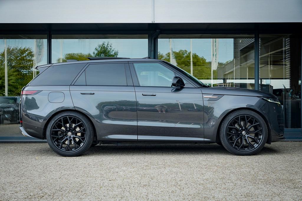 Land Rover Range Rover Sport Land Rover Range Rover Sport 3.0 P440e Dynamic HSE / Pano / NL Auto / Trekhaak / Meridian 3D / Stoelkoeling / 23” Urban