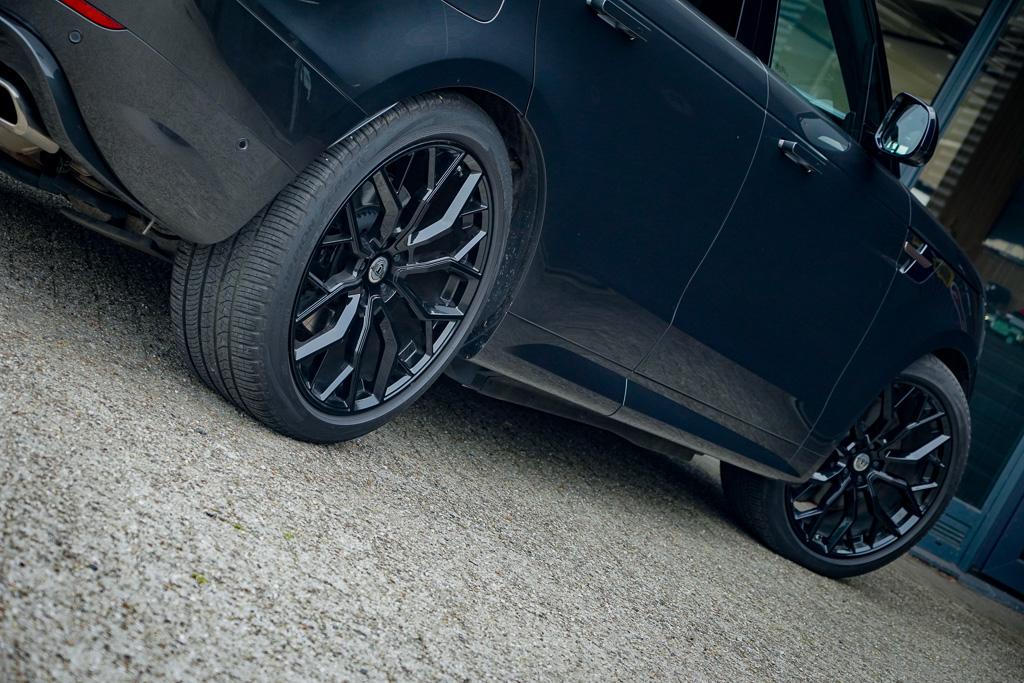 Land Rover Range Rover Sport Land Rover Range Rover Sport 3.0 P440e Dynamic HSE / Pano / NL Auto / Trekhaak / Meridian 3D / Stoelkoeling / 23” Urban